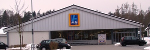 Einkaufzentrum mit Discounter ALDI