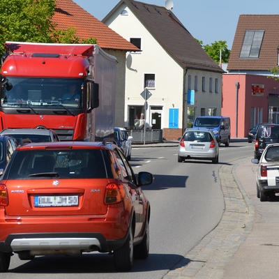 Bild vergrern: Symbolfoto Verkehr Innenstadt Teublitz