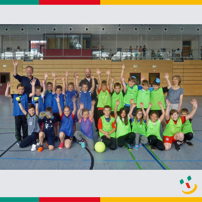 Bild vergrern: Klasse 3c vertritt die Maximilian-Grundschule beim Fuball-Cup