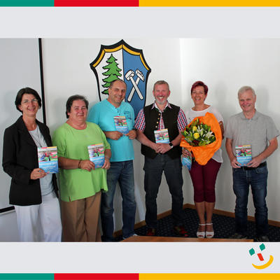 Bild vergr��ern: Foto: Christiane Saller (2.v.r.) und der Ferienspa� 2017 wurden verabschiedet