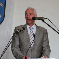 Bild vergr��ern: Stellvertretender Landrat Arnold Kimmerl beim Gru�wort