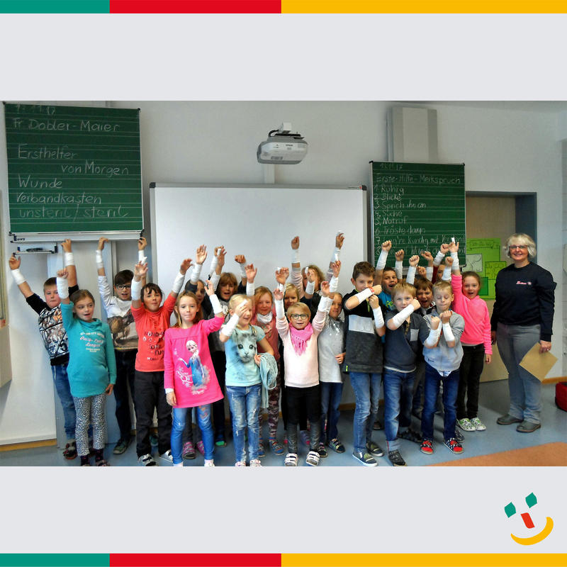 Maximilian-Grundschule: Erste-Hilfe-Kurs der Drittklässler - tolle Aktion!