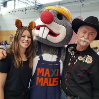 Bild vergr��ern: Freunde f�r`s Leben: 2. B�rgermeister Franz Brunner (rechts) und unser Stadtmaskottchen, die Maxi-Maus! MAXI MAXI!