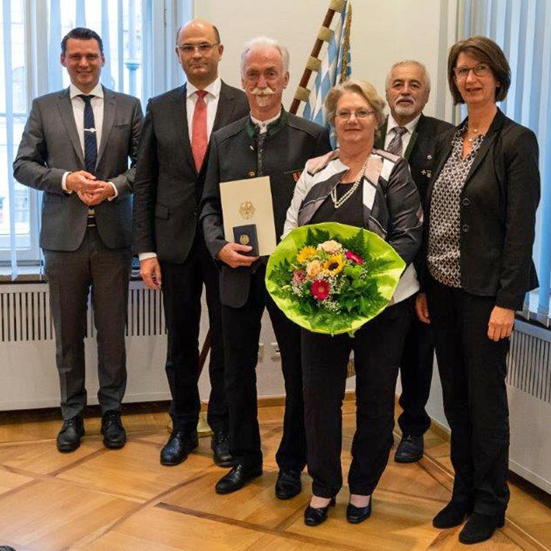 Verdienstkreuz am Bande des Verdienstordens der Bundesrepublik Deutschland f&uuml;r Franz Brunner