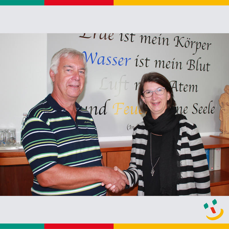Erste Bürgermeisterin Dr. Susanne Plank dankte Manfred Jehl für sein Engagement für die Ortschaft Leonberg.