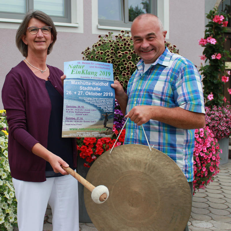Die Messe NaturEinKlang 2019 mit Veranstalter Karl-Heinz Karmann und Erster Bürgermeisterin Dr. Susanne Plank wird vorgestellt.