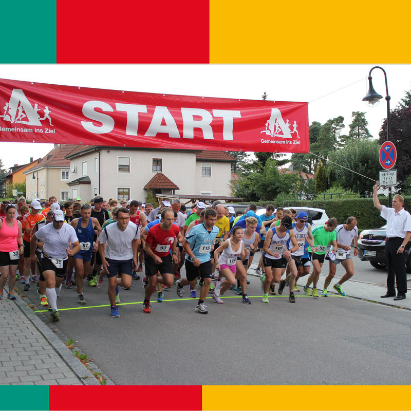 Startschuss zum 7. Städtedreieckslauf durch 3. Bürgermeister Rudolf Seidl in Maxhütte-Haidhof, 10 km- Lauf