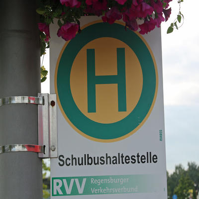Bild vergr&ouml;&szlig;ern: Bushaltestelle
