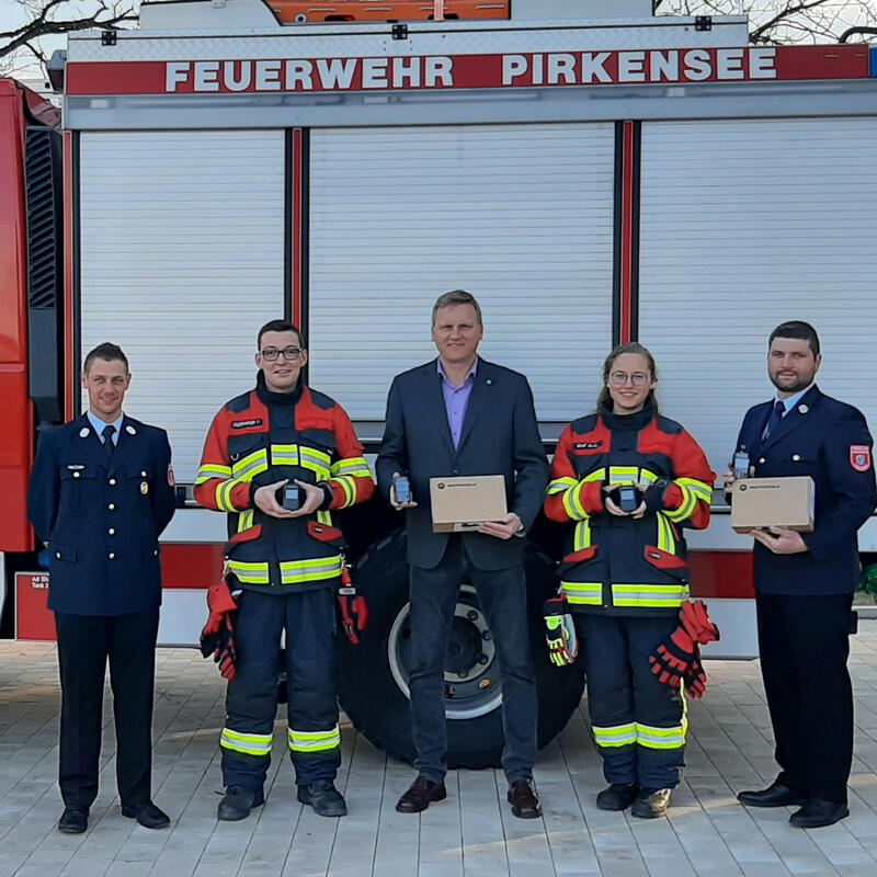 Maxhütter Feuerwehren erhalten digitale Funkmeldeempfänger 