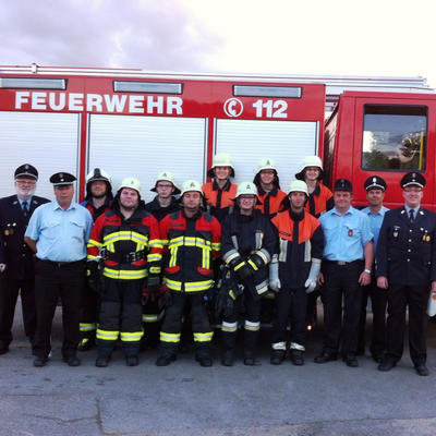 Bild vergrern: Eine Gruppe der Freiwilligen Feuerwehr Menerskreith legte die Leistungsprfung 