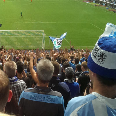 Bild vergr��ern: Eine unglaubliche Stimmung kann man im Stadion live erleben