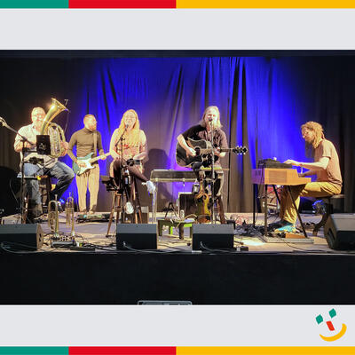 Bild vergr��ern: Die Musiker Martin �Spider� Barth, Felix B�nigk, Lisa Seifert, Tobias Heindl und Paul Pfeiffer spielten ihr erst zweites Konzert in dieser Besetzung (von links).