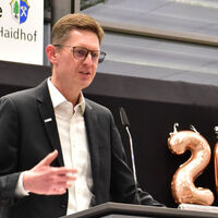 Bild vergr��ern: Auch der Gesch�ftsf�hrer des Bayerischen Landessportverbandes, Bezirk Oberpfalz, Thomas Fink sprach zu den Sportlerinnen und Sportlern ein Gru�wort: Herzlichen Dank!