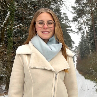 Bild vergr��ern: Eva Reichel ist auch in diesem Jahr Christkind auf dem Maxh�tter Weihnachtsmarkt.