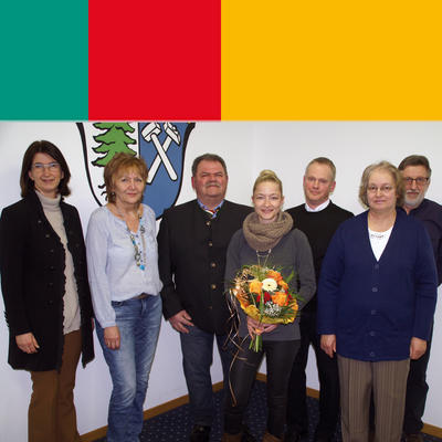 Bild vergrößern: Das Bild zeigt v.l.n.r.: 1. Bürgermeisterin Dr. Susanne Plank, Angelika Kellner, Hans Helfer, Julia Krempl, Anton Tippmann, Ingrid Wenzlick und Johann Wenzlick