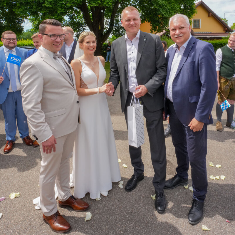 Herzlichen Gl&uuml;ckwunsch zur Verm&auml;hlung: Nicole und Matthias Meier 