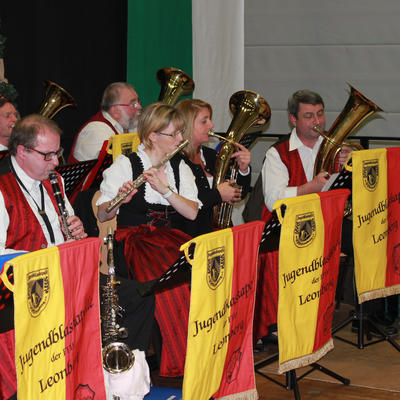 Bild vergr&ouml;&szlig;ern: Sportlererhung 2016 - Die Jugendblaskapelle der FF Leonberg unter der Leitung von Regina Sturm (Querfl&ouml;te) begleitete musikalisch das Programm.