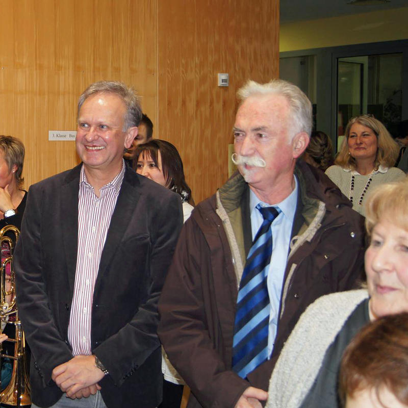 Winterspiele-Abend - auch Rektor Oskar Duschinger (links) und 2. B&uuml;rgermeister Franz Brunner waren vor Ort.